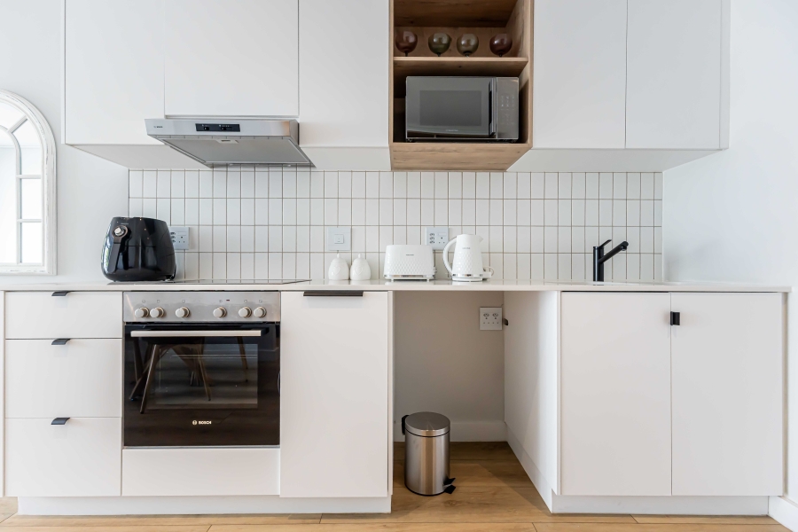 To Let 1 Bedroom Property for Rent in Sea Point Western Cape